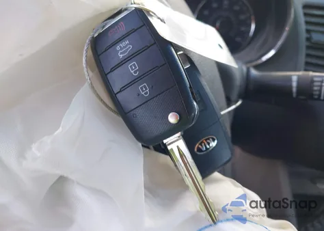 2018 Kia Forte S z USA, uszkodzony, nr VIN 3KPFL4A76JE192036